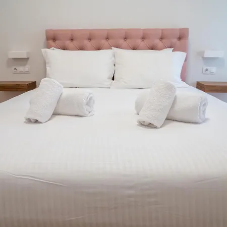 Spacious 2 Bedroom Next To Acropolis Apartment Athens