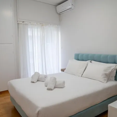 Spacious 2 Bedroom Next To Acropolis Apartment Athens